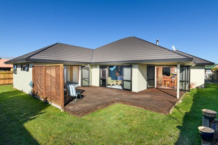 Photo of property in 16 Presidential Drive, Milson, Palmerston North, 4414