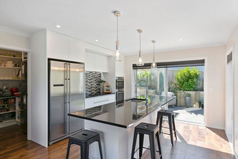 Photo of property in 90 Endeavour Drive, Whitby, Porirua, 5024