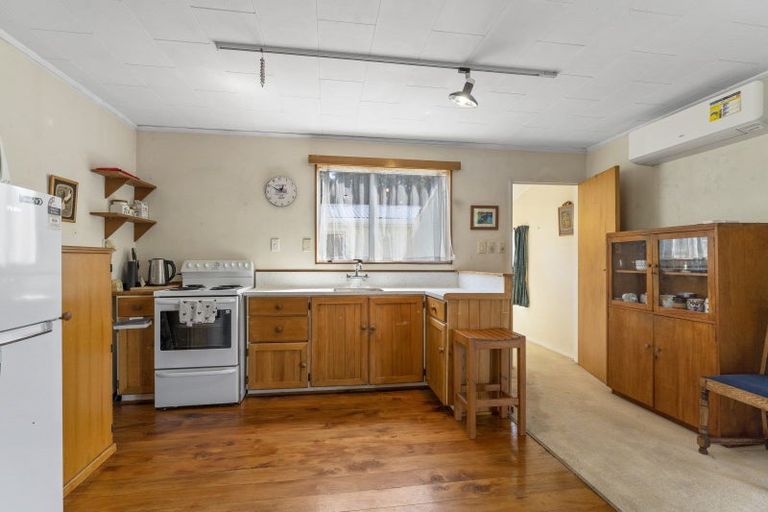 Photo of property in 11 Rata Street, Otaki Beach, Otaki, 5512