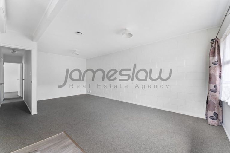 Photo of property in 44 Chippendale Crescent, Birkdale, Auckland, 0626