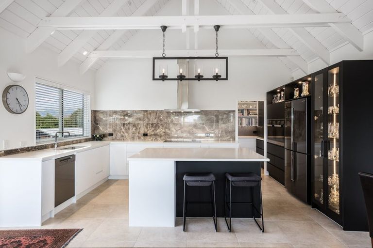 Photo of property in 67 Tarahunga Road, Levin, 5571