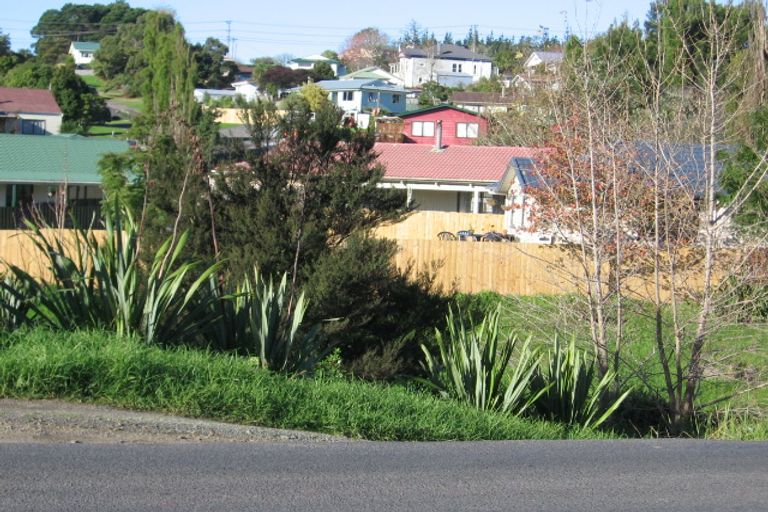 Photo of property in 22 Candia Road, Swanson, Auckland, 0614