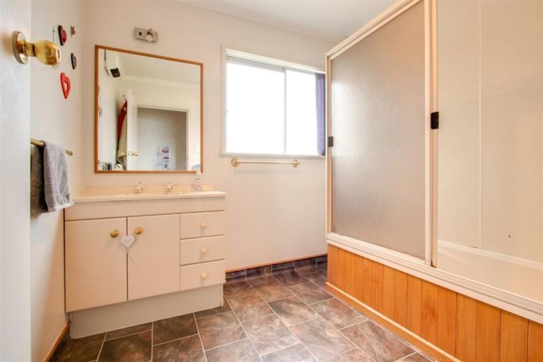 Photo of property in 65 Oldham Avenue, Onekawa, Napier, 4110