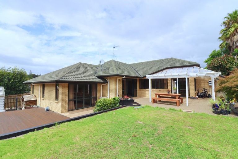 Photo of property in 33 Annalong Road, Dannemora, Auckland, 2016