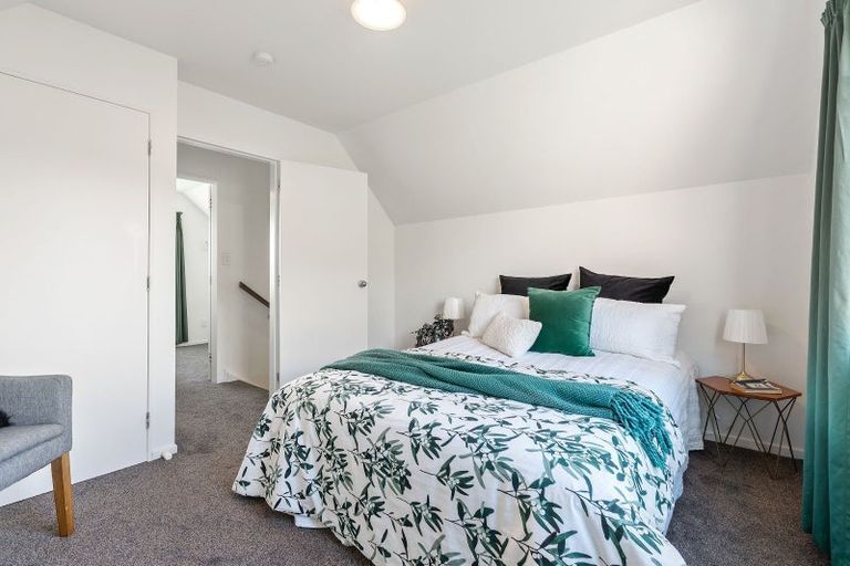 Photo of property in 32a Horokiwi Road West, Newlands, Wellington, 6037