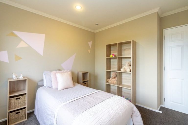 Photo of property in 174 Schnell Drive, Kelvin Grove, Palmerston North, 4414