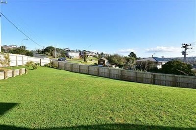 Photo of property in 1a Tindalls Bay Road, Tindalls Beach, Whangaparaoa, 0930