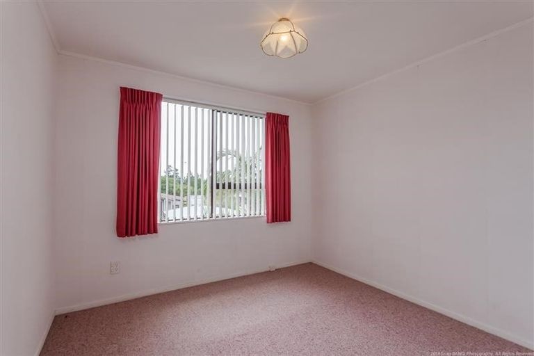 Photo of property in 63 Hassan Drive, Massey, Auckland, 0614