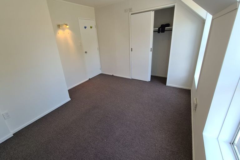 Photo of property in 7 Hollydale Grove, Churton Park, Wellington, 6037