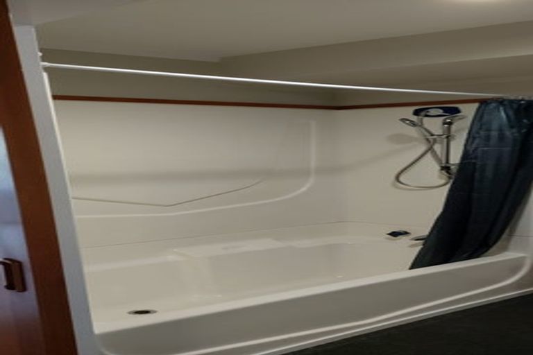 Photo of property in 24 Shearwater Street, One Tree Point, 0118