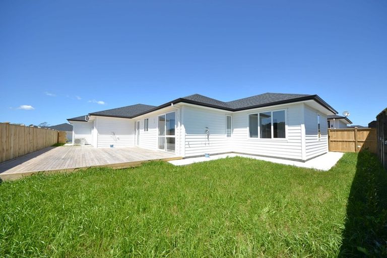 Photo of property in 32 Johns Creek Crescent, Silverdale, 0932