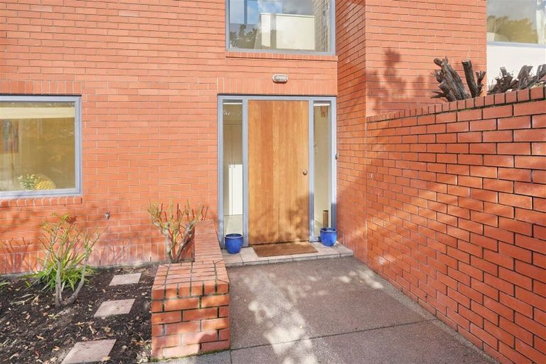 Photo of property in 6b Bradshaw Terrace, Riccarton, Christchurch, 8011