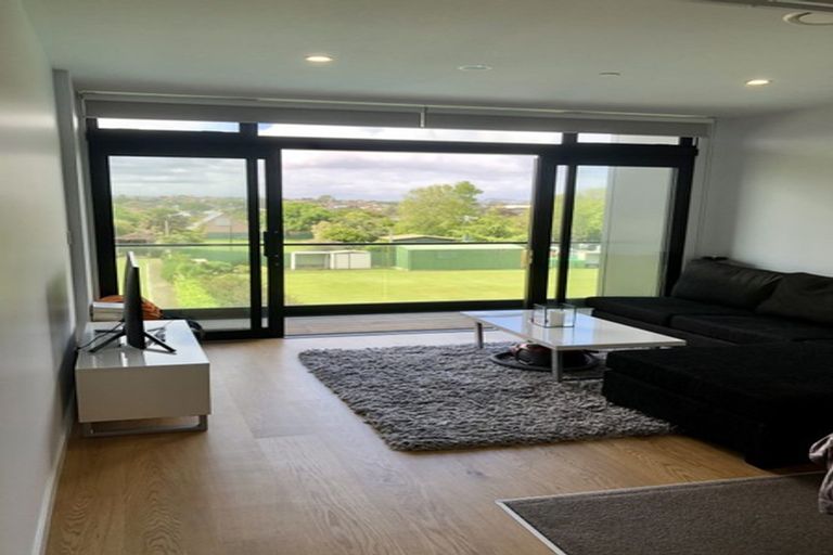 Photo of property in Frank Sargeson Apts, 105/80 Anzac Street, Takapuna, Auckland, 0622