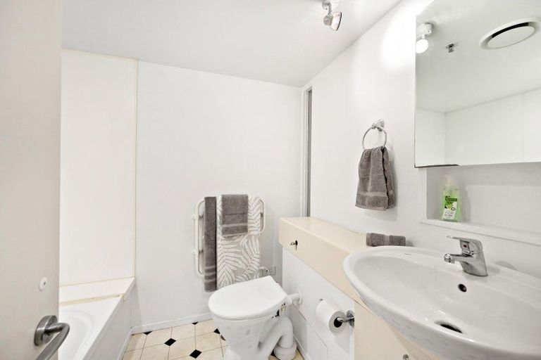 Photo of property in Hannahs Warehouse, 18/13 Leeds Street, Te Aro, Wellington, 6011