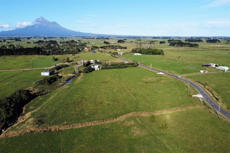 Photo of property in 189 Namu Road, Opunake, 4681