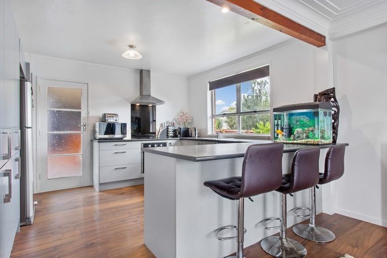 Photo of property in 1/15 Poinsettia Place, Henderson, Auckland, 0610