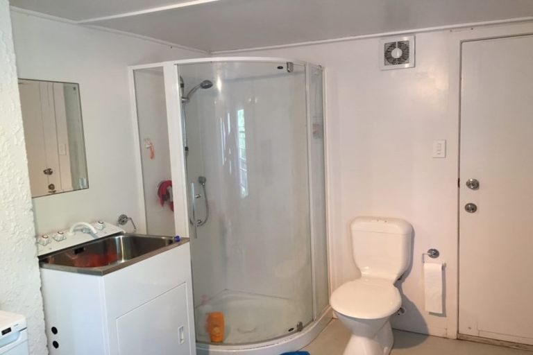 Photo of property in 61 Mellons Bay Road, Mellons Bay, Auckland, 2014