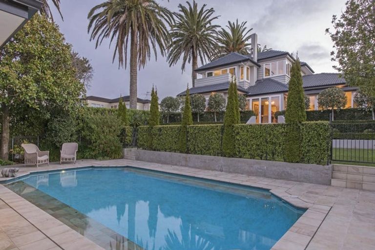 Photo of property in 184 Kohimarama Road, Kohimarama, Auckland, 1071