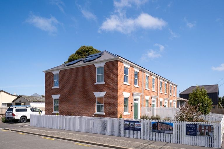 Photo of property in 4/30 Hargest Crescent, Sydenham, Christchurch, 8023