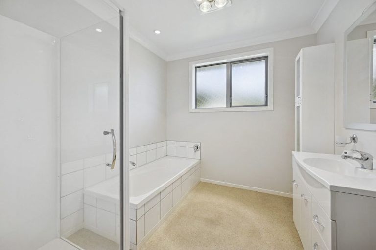 Photo of property in 22 Kinmont Crescent, Kinmont Park, Mosgiel, 9024