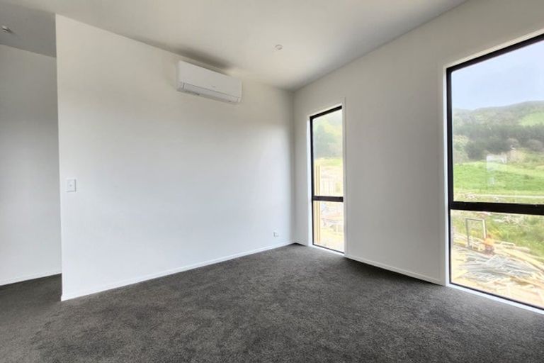 Photo of property in 36 Hokioi Drive, Kenepuru, Porirua, 5022