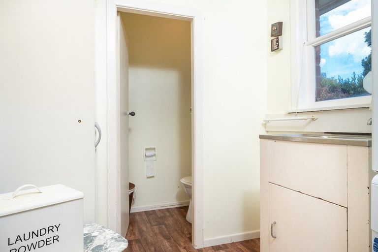 Photo of property in 50 Savoy Road, Glen Eden, Auckland, 0602