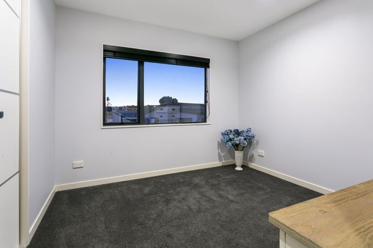 Photo of property in 29a Arrow Road, Forrest Hill, Auckland, 0620