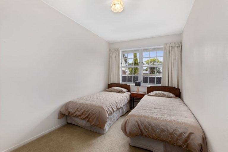 Photo of property in 2/53 Ludlam Crescent, Woburn, Lower Hutt, 5010
