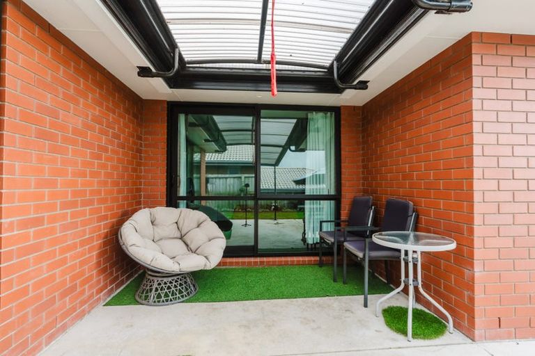 Photo of property in 14 Te Tiireke Drive, Glenview, Hamilton, 3206