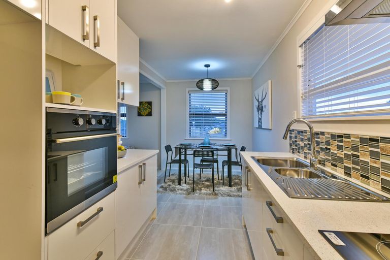 Photo of property in 120 Coronation Road, Mangere Bridge, Auckland, 2022