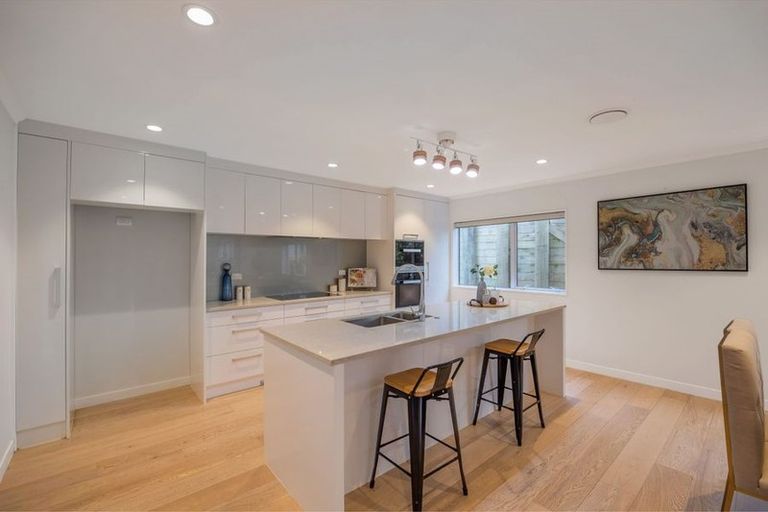 Photo of property in 152a Weatherly Road, Torbay, Auckland, 0630