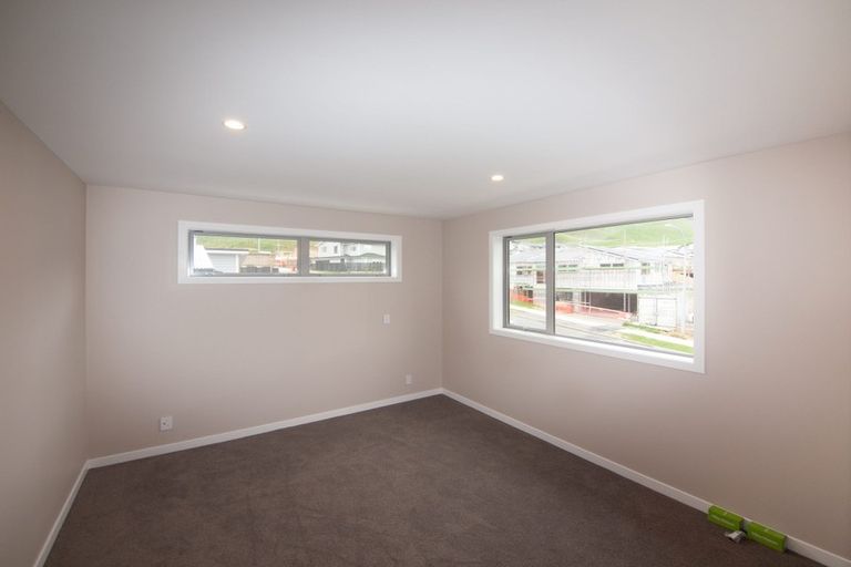 Photo of property in 166 Amesbury Drive, Churton Park, Wellington, 6037