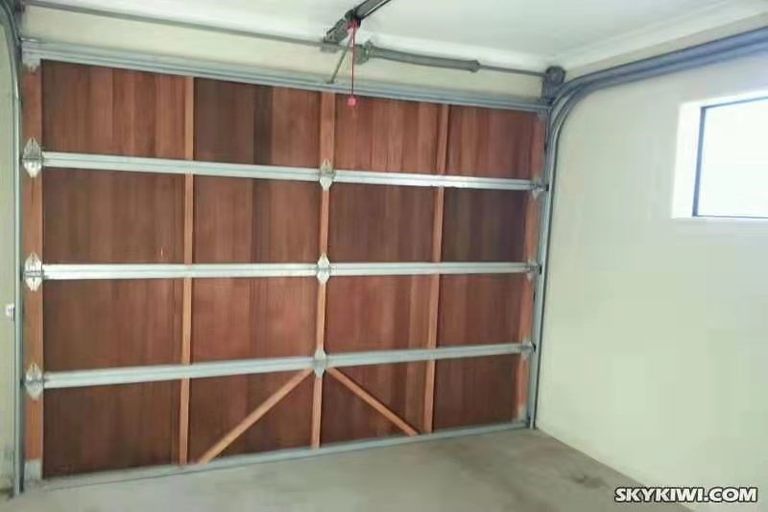 Photo of property in 2 Ballyward Close, East Tamaki, Auckland, 2013