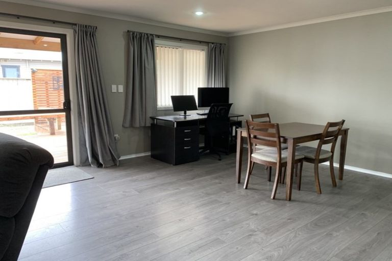 Photo of property in 8 Porritt Place, Waipukurau, 4200