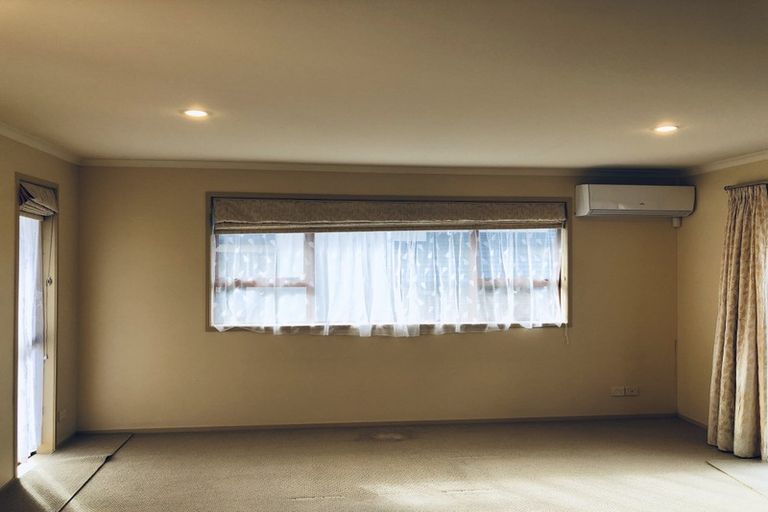 Photo of property in 17a Lesa Annis Place, Henderson, Auckland, 0612