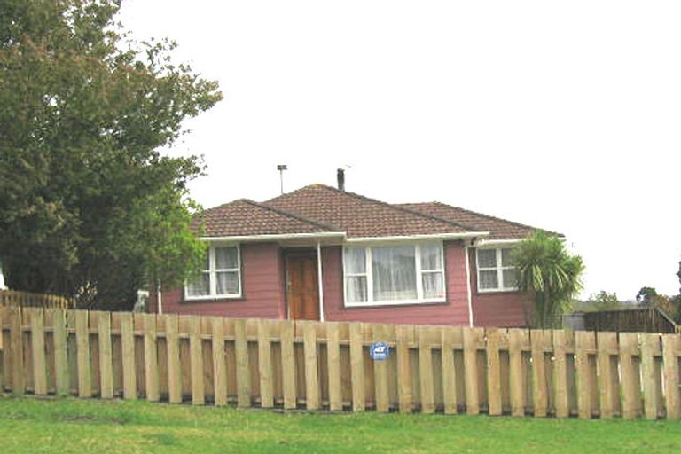 Photo of property in 9 Ranui Avenue, Ranui, Auckland, 0612