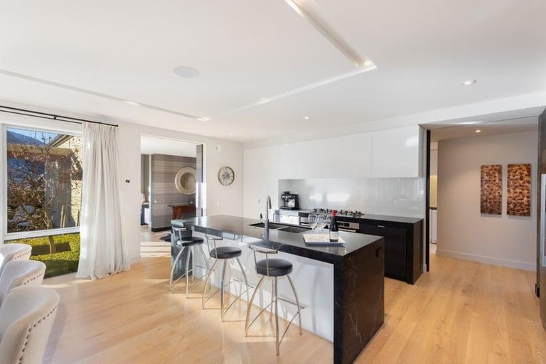 Photo of property in 15 Ayrburn Ridge, Arrowtown, Queenstown, 9371