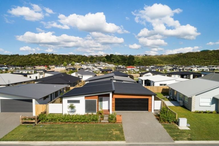Photo of property in 90 Awataha Crescent, Pyes Pa, Tauranga, 3110