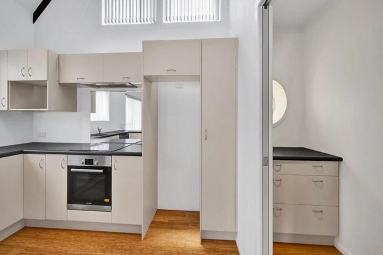 Photo of property in 13 Ambury Place, Merrilands, New Plymouth, 4312