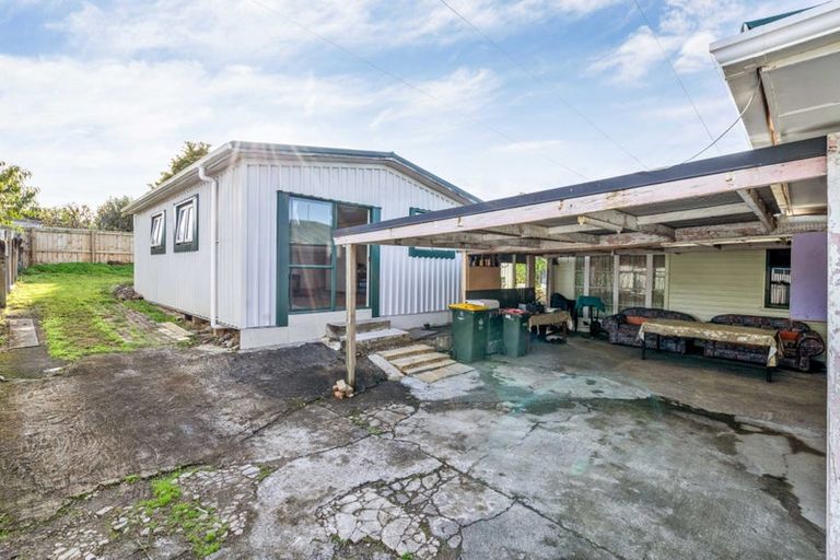 Photo of property in 92 Fisher Crescent, Otara, Auckland, 2023
