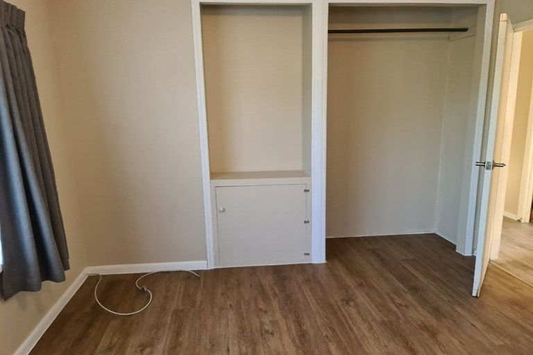 Photo of property in 13 Emirau Place, Glenfield, Auckland, 0629