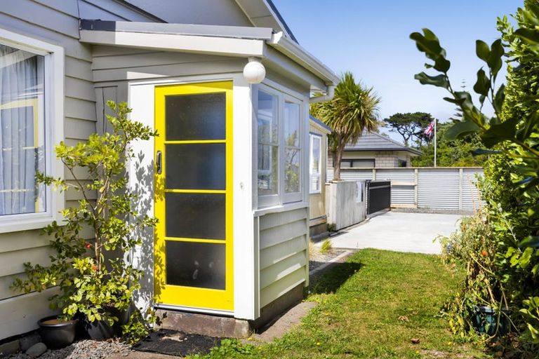 Photo of property in 23 Layard Street, Opunake, 4616