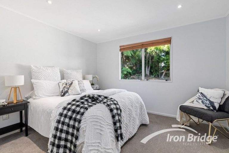 Photo of property in 17 Tacitus Place, Totara Vale, Auckland, 0629