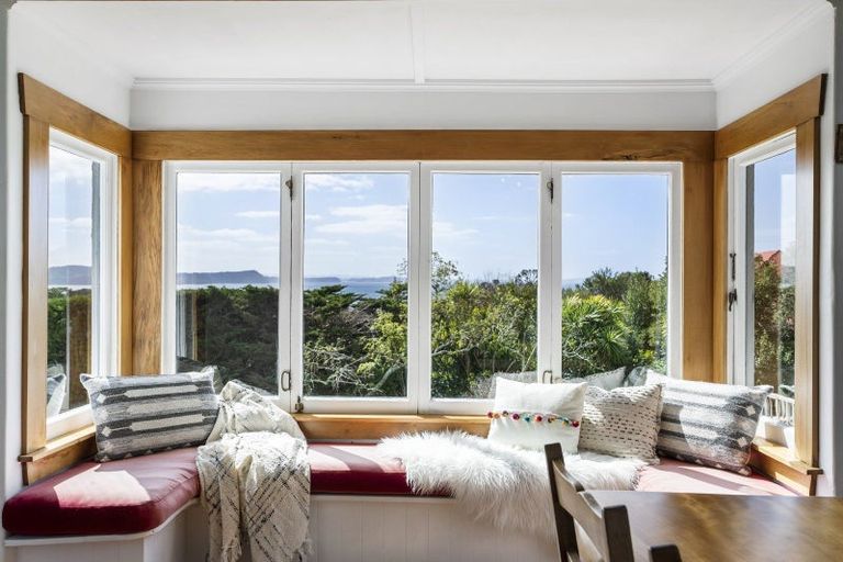 Photo of property in 2c Vipond Road, Stanmore Bay, Whangaparaoa, 0932