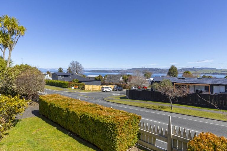 Photo of property in 70 Shepherd Road, Waipahihi, Taupo, 3330