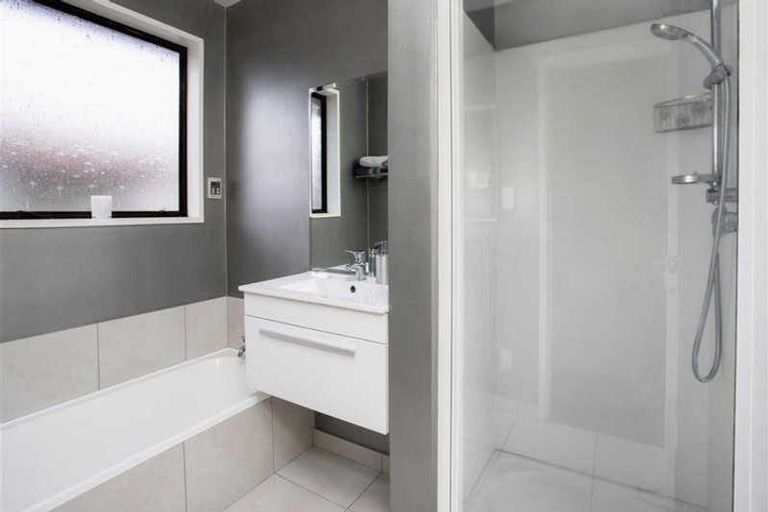 Photo of property in 2/15 Orkney Street, Strowan, Christchurch, 8052