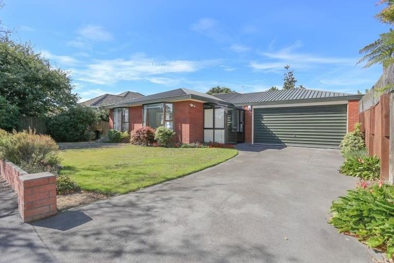 Photo of property in 2a Manor Place, Bryndwr, Christchurch, 8053