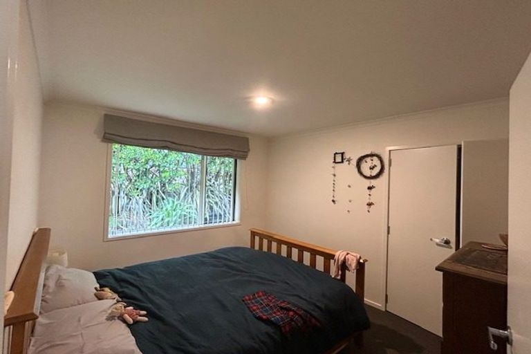 Photo of property in 24 Laly Haddon Place, Matakana, 0985