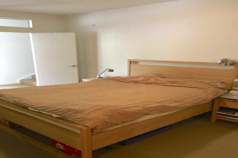 Photo of property in Budget Car Rental, 2/81 Ghuznee Street, Te Aro, Wellington, 6011