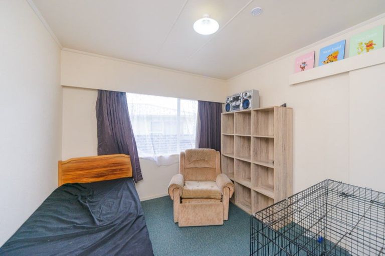 Photo of property in 27 Pinedale Parade, Milson, Palmerston North, 4414